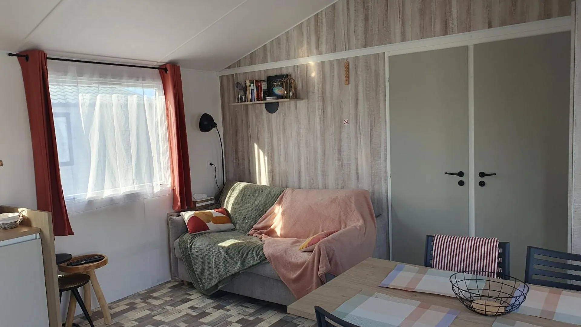 Bungalow Familial A La Mer Middelkerke Belgium